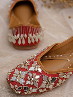 Red Handcrafted Genuine Leather Juttis