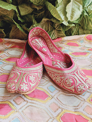 Pink Hand Embroidered Genuine Leather Juttis