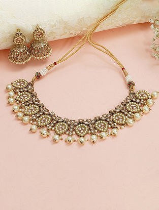Gold Tone Kundan Necklace Set with Pearls