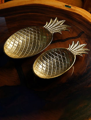 Gold Metal Pineapple Tray (L- 15in, W- 7.5in, H- 2.5in)