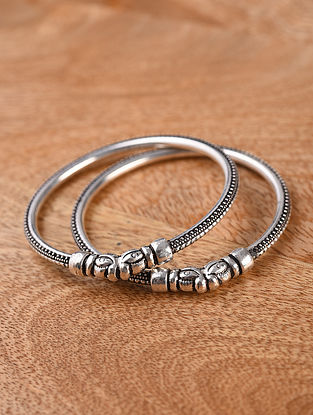 Tribal Silver Bangles (Size: 2/4) (Pair)