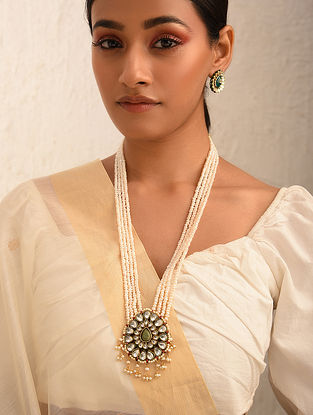 White Gold Tone Kundan Necklace Set with Pearls