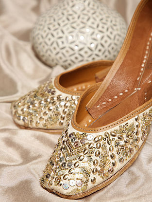 White Handcrafted Sequinned Leather Juttis