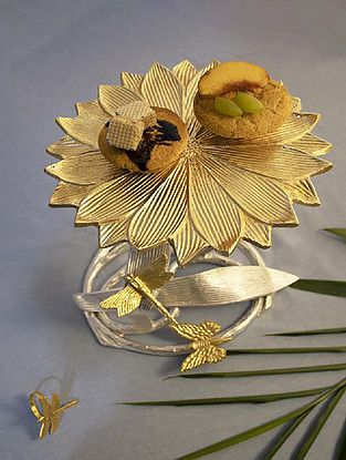 Golden Aluminium Dragonfly Sunflower Cake Stand (D- 10.5in, H- 10.5in)