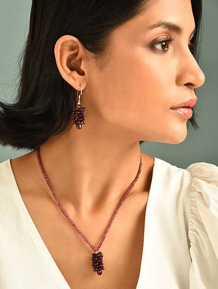 Maroon Silver Necklace Set With Garnet