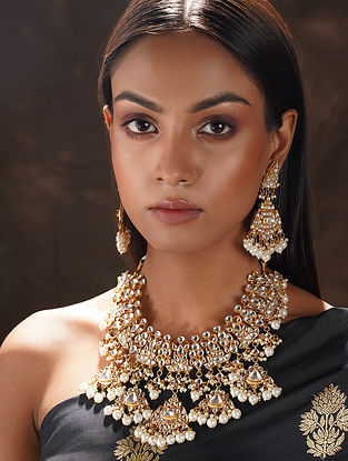 White Gold Plated Kundan Necklace Set with Pearls