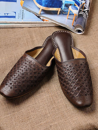 Brown Handcrafted Soft Leather Mojaris For Men