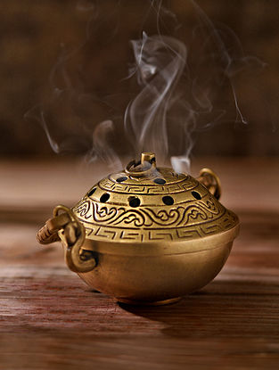 Brass Handcrafted Dhoop Burner (L-5in, W- 3.5in)