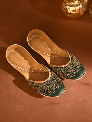 Emerald Green Hand Embroidered Leather Juttis