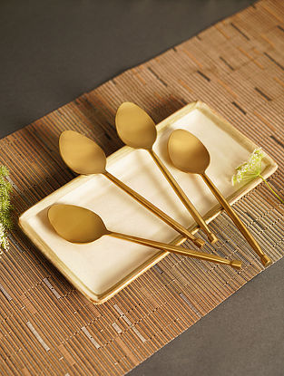 Gold Toned SS Dinner Spoons In a Gift Box (Set Of 4)