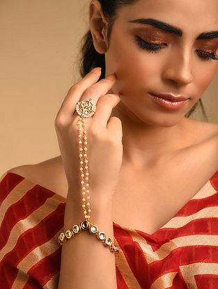 Gold Plated Kundan Haathphool With Pearls