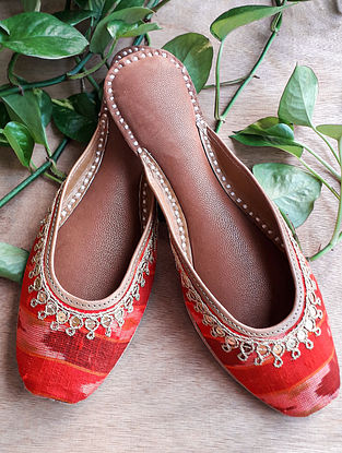 Red Handcrafted Ikat Dupion Silk Leather Mojaris