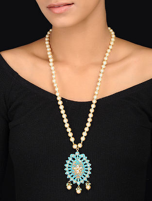 Turquoise-White Handcrafted Pearl Beaded Pendant necklace