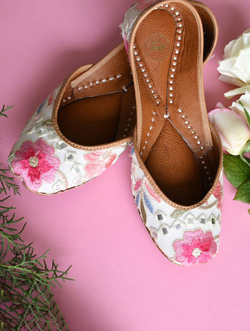 Multicolored Handcrafted Georgette Leather Juttis