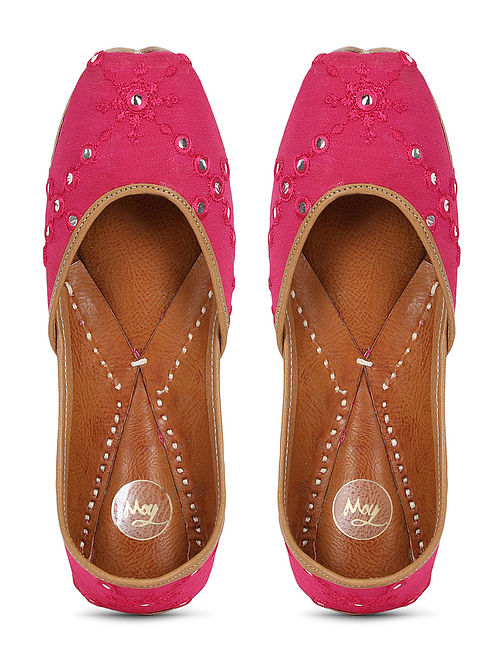 Pink Handcrafted Georgette Leather Juttis