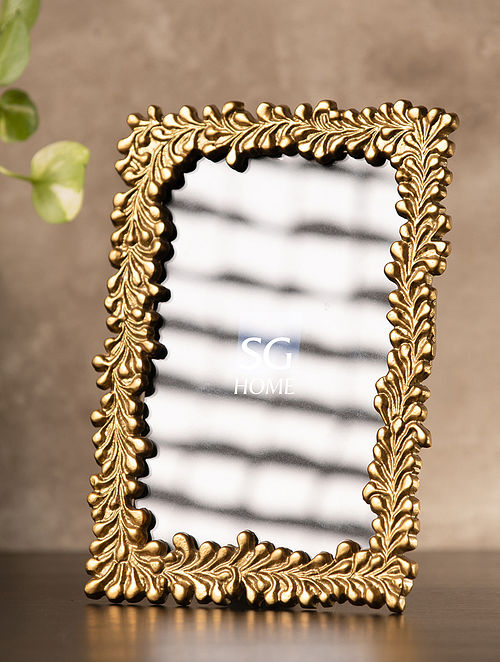 Gold Metal Bloom Photo Frame (Length- 7.8in, W- 0.5in, H- 10.8in)